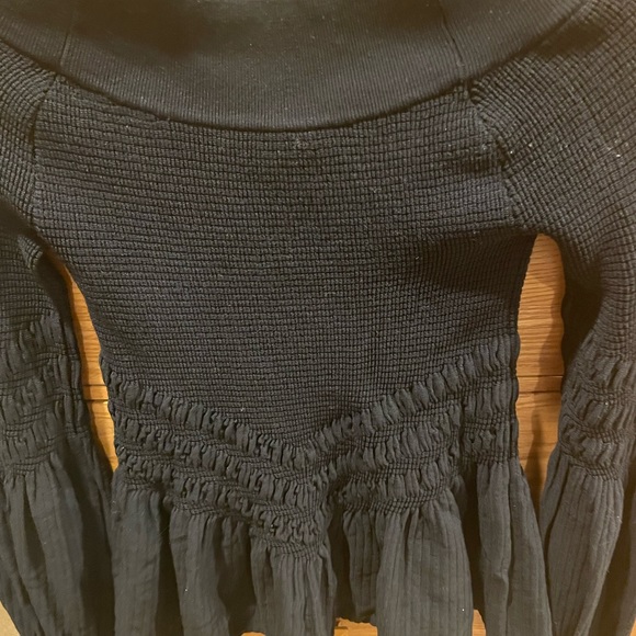 Jonathan Simkai Black Long Sleeve gorgeous top. Size small. Never worn, no tags - Picture 4 of 11